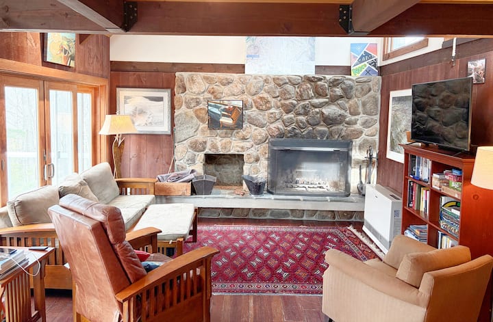 New! White Mountains Chalet W/ Hot Tub & Sauna - Jackson, NH