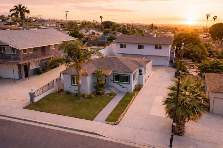 2 Houses Together | Spacious Group Getaway - San Diego, CA