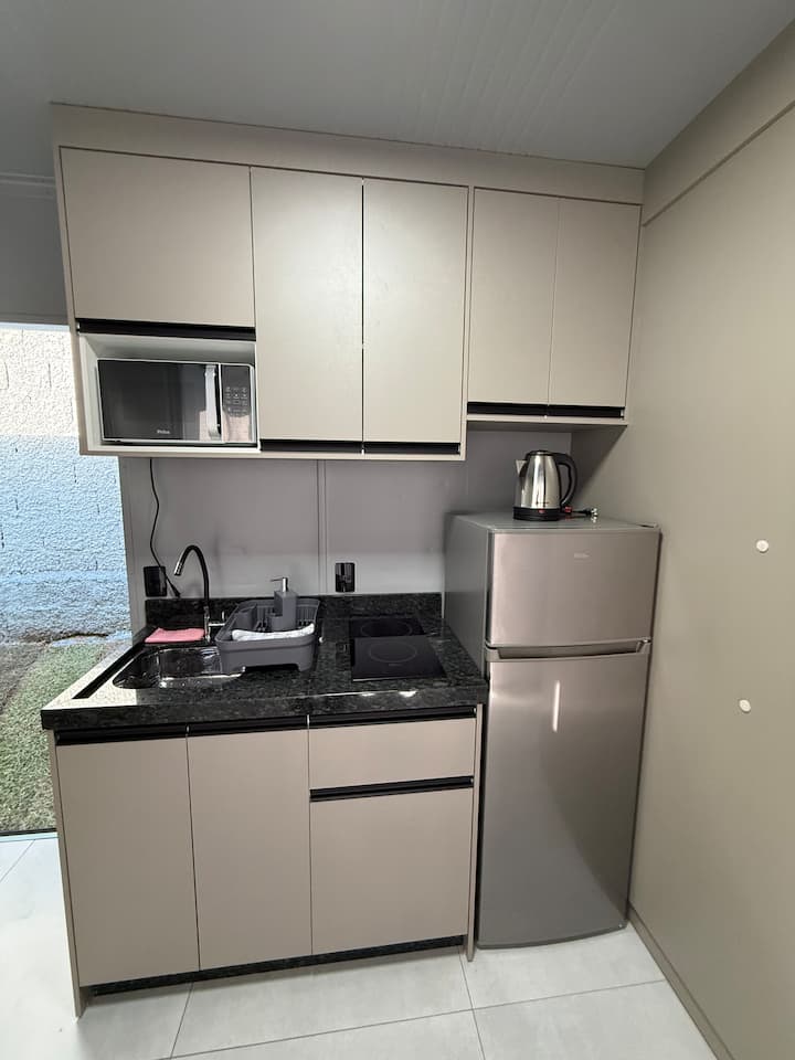 Acomodação Compacta Com Ar-condicionado Nova. - Gaspar