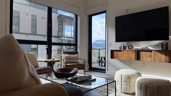 Alpine Crest -2 Bedroom Penthouse-roof Top Hot Tub - Revelstoke