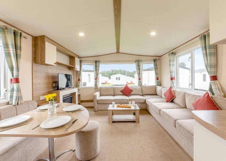 Silver Caravan With Parking - Newquay