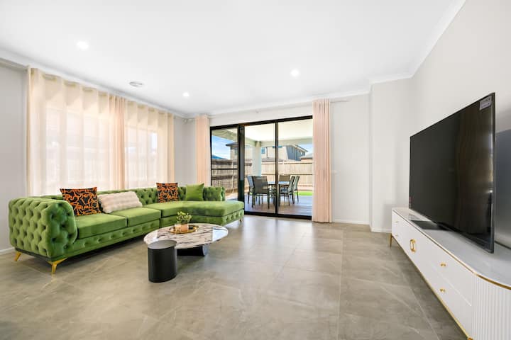Stylish Park-fronted Luxury Grand Family House! - リトル・リバー