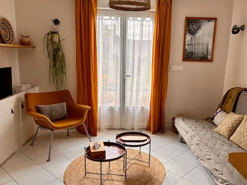 Top Airbnb: Cozy duplex with private garden and parking, near Thoiry in Yvelines