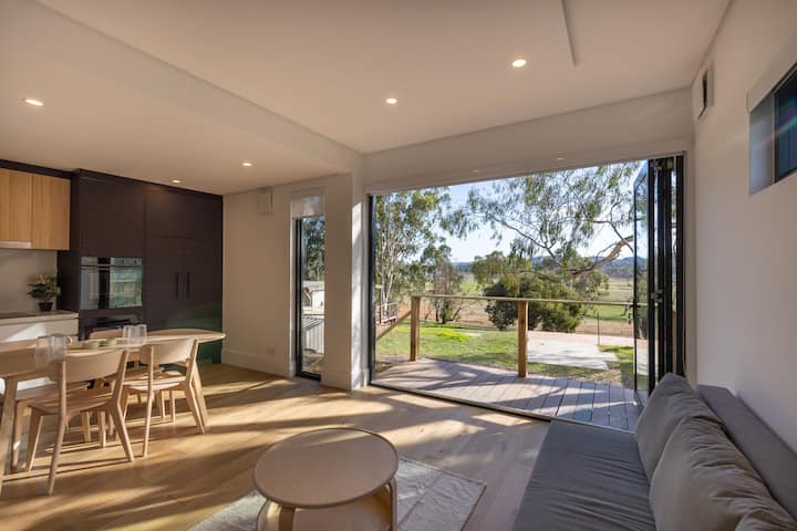 Where The Lake Meets The Mountains (Sleeps 6) - Mansfield