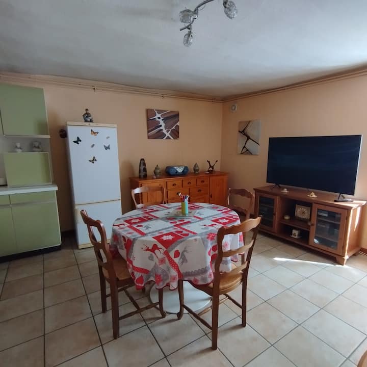Grand F2 De 60m2 - Arbois