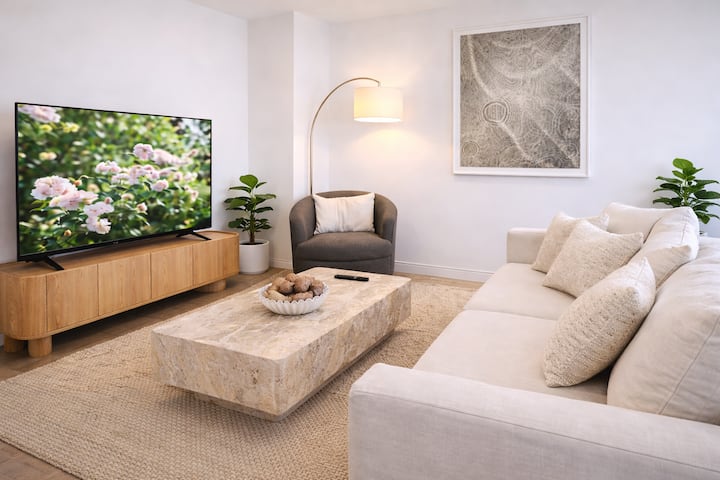Luxury Beachhouse | 3 Levels & 2 Balconies - Tweed Heads
