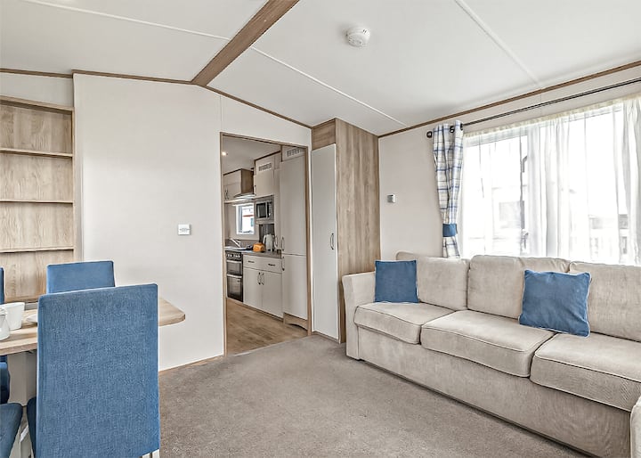 Gold 2 Bedroom Accessible Caravan, Sleeps 6 - Île de Wight