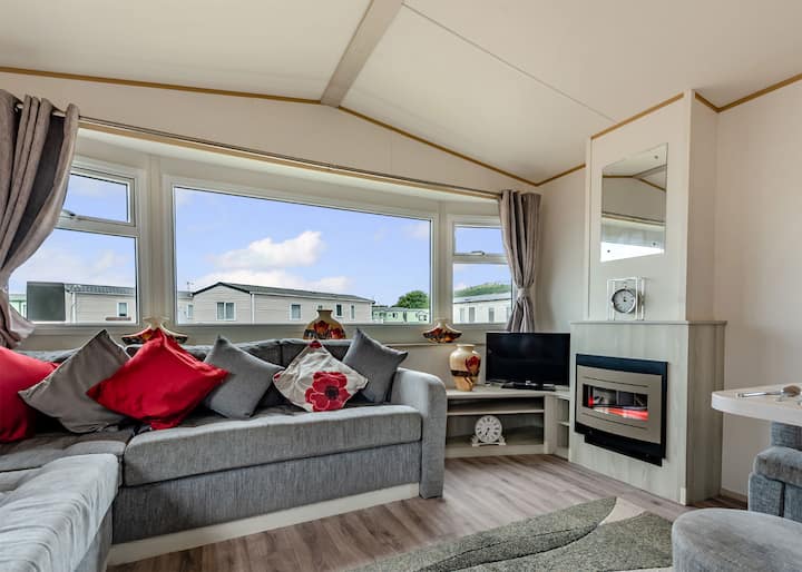 Gold Caravan With Decking - New Forest
