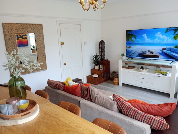 Coastal Retreat In Seaside Town Beaches Very Close - Porthcawl