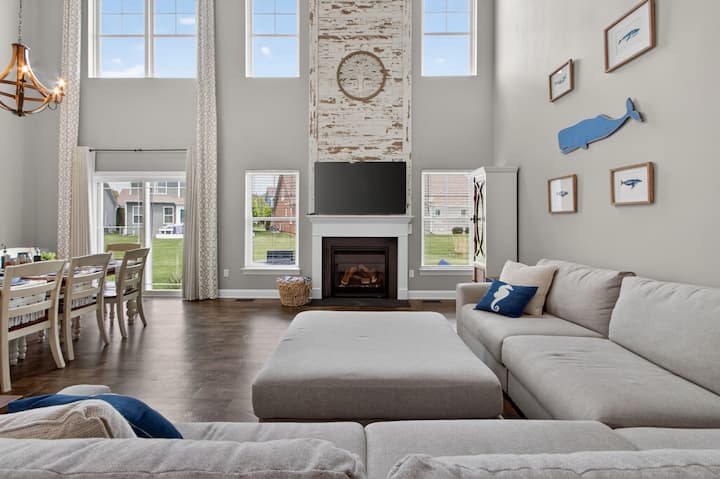 The Blue Whale | Resort Pools + Arcade Loft - Delaware