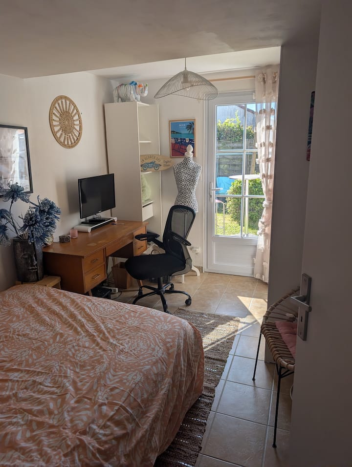 Chambre Cosy Avec Salle De Bain Privée Et Jardin - Pornic