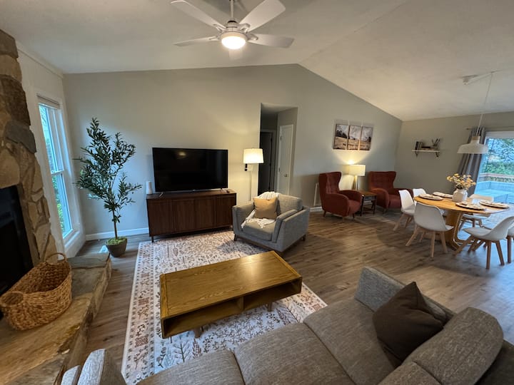 3 Min To Wake Forest | 3br Home + Garage - Winston-Salem, NC