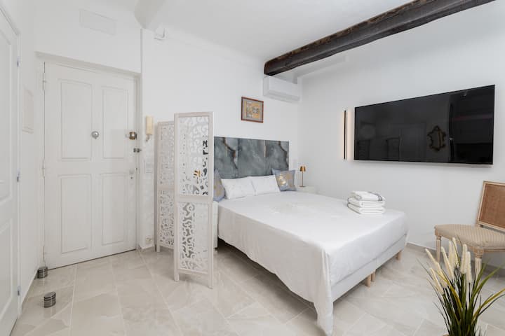 Cama queen - TV
