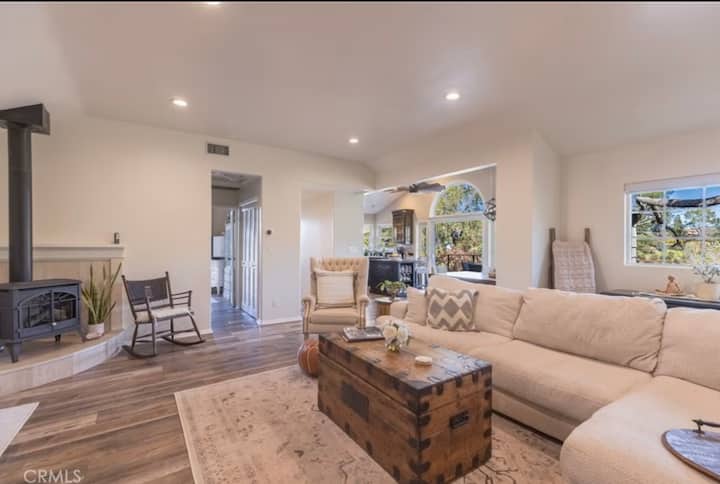 Private Mountain Escape Overlooking Malibou Lake - Westlake Village