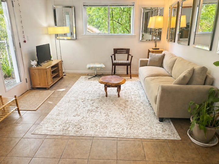 Central 2br Garden Stay - Victoria, Canadà