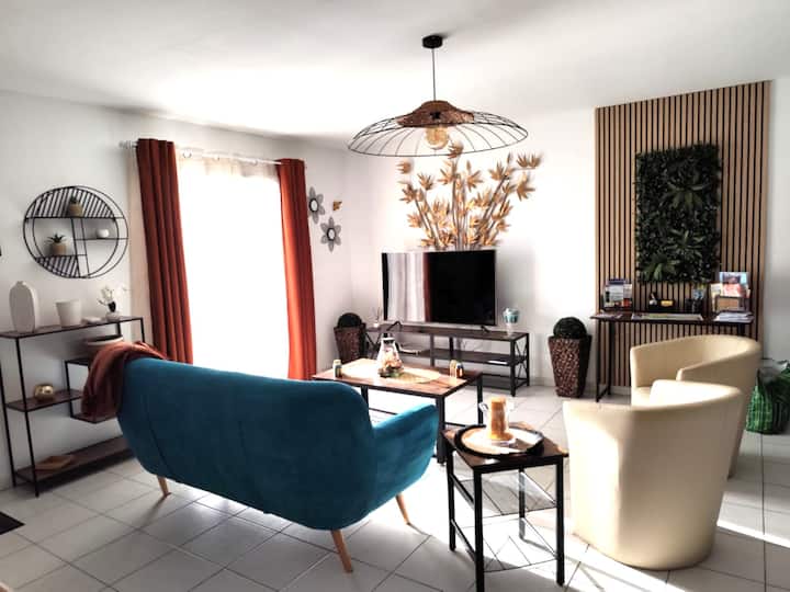 Maison Familiale, Pleine De Charme, Jardin Clos - La Roche-Posay