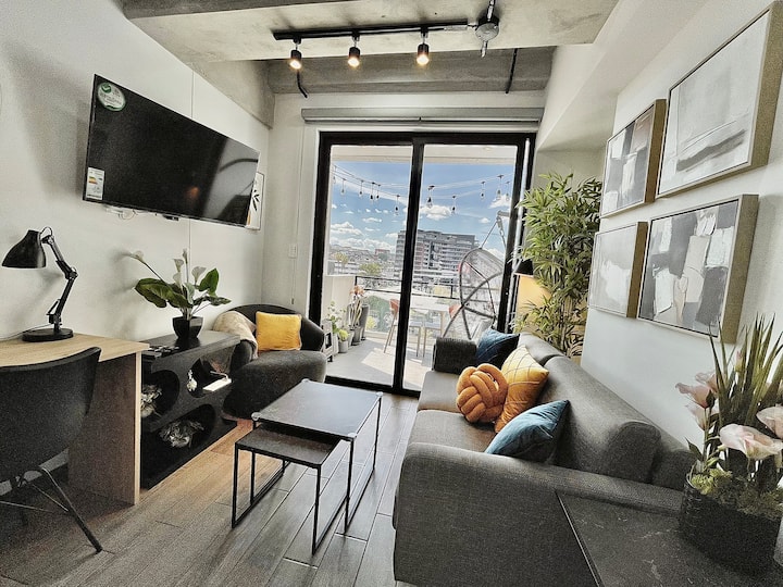 Moderno Loft En Zona 4 Con Balcón Y Hermosa Vista - Guatemala