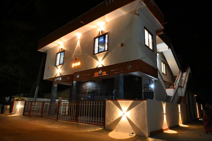 Shri Dham Homestay(private Room & Attached Bath) - Murdeshwar