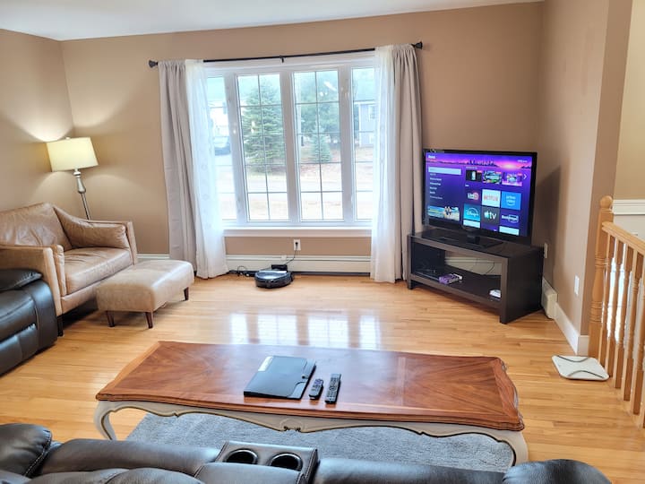 Spotless 4br Home | Stunning North River View - Charlottetown