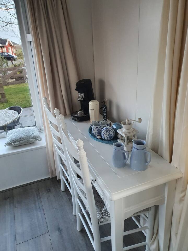 Woonwagen Met Slaaphuisje Nabij Dokkum - Dokkum
