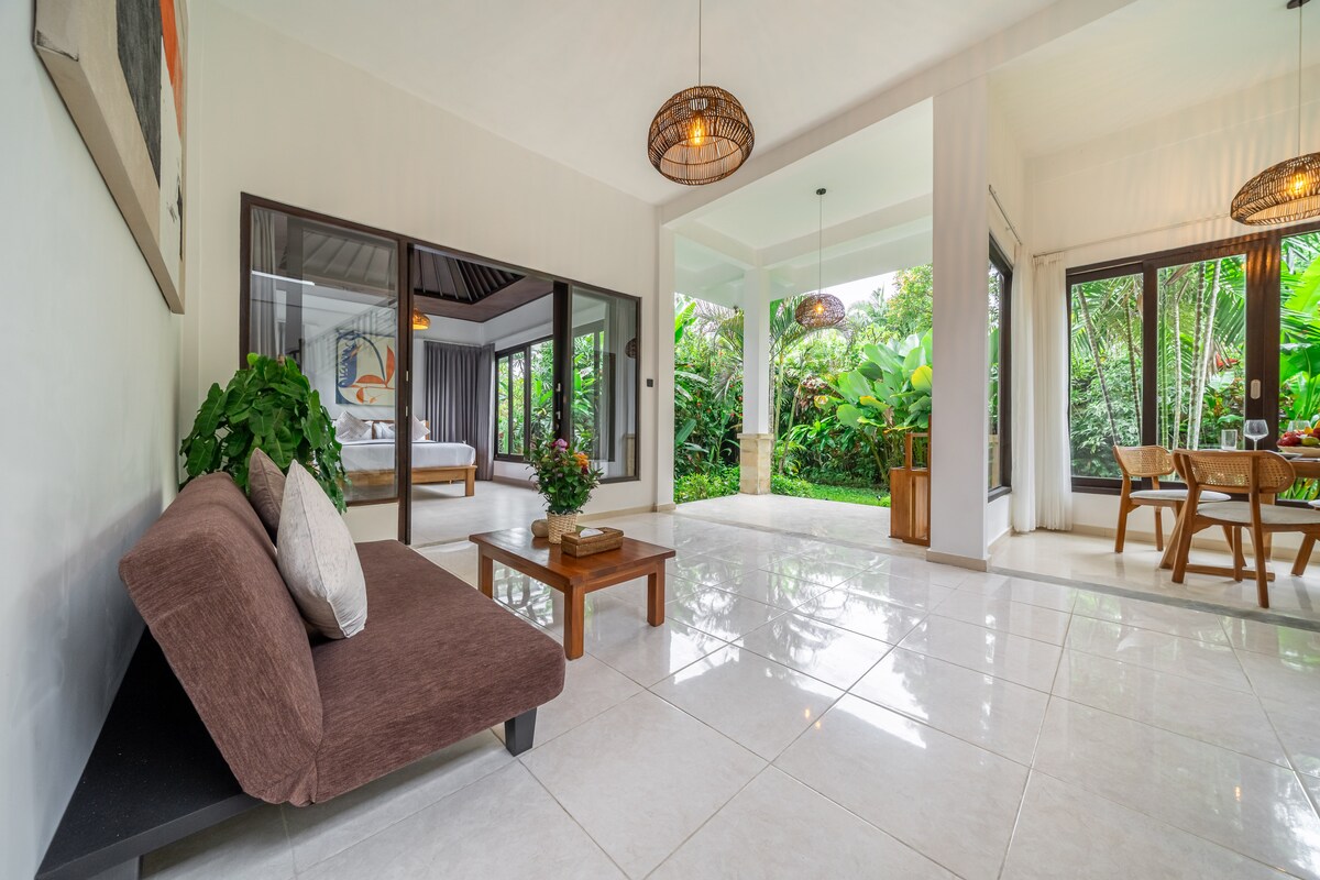 Villa in Kecamatan Ubud · ★4.62 · 2 bedrooms · 2 beds · 2 baths, συγκρίσιμο Airbnb