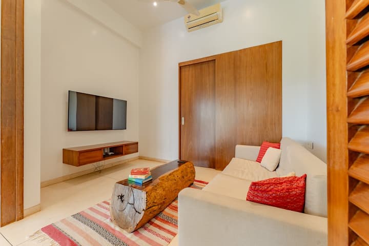 Living room image 2