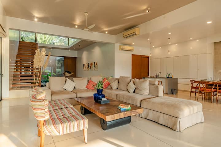Living room image 1