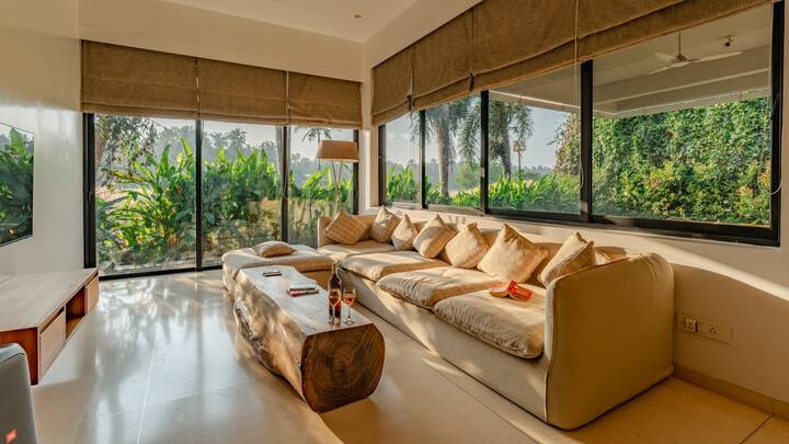 Living room image 4