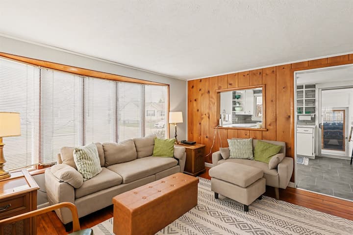 Cozy Muskegon Getaway Near Lake Michigan With Pool - Muskegon, MI