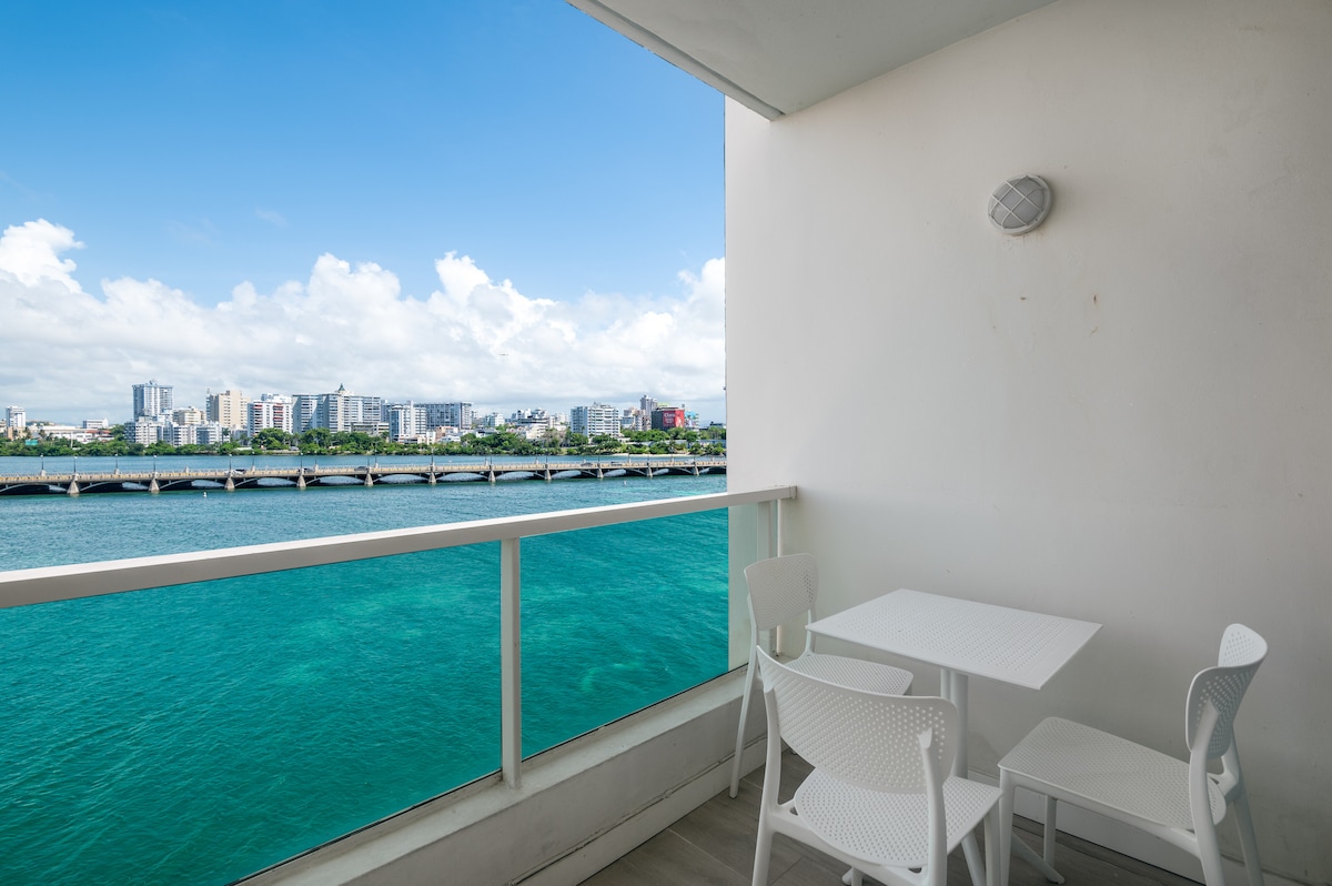 Stylish Studio w/ Lagoon Views, Near Beach