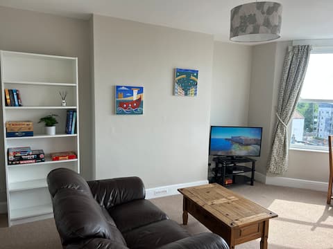 Top performing Airbnb: Two bed flat close to Dreamland and the beach in Manston