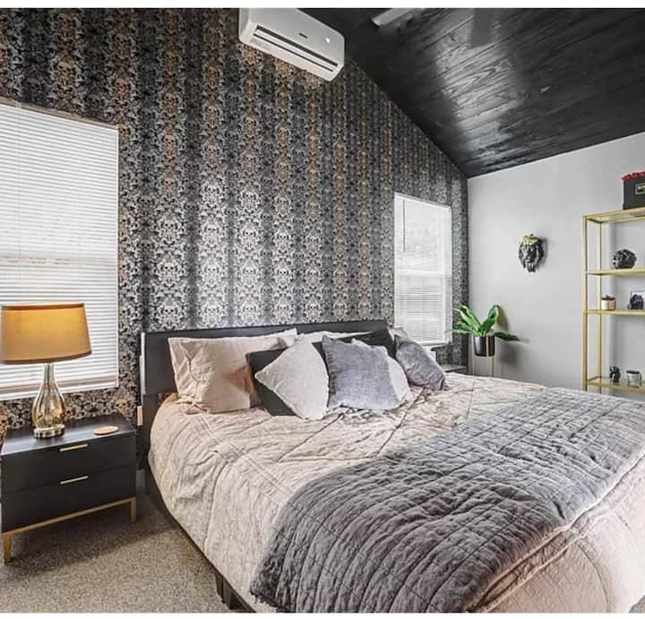 Saltwater Suite - Leander, TX