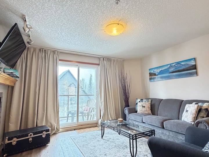 Wholesome One Bdrm Apt W/kitchen, Ac & Mountn View - Canmore