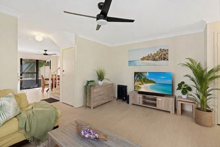 Hawks Nest Hideaway | Spa, Bbq, Bikes & Pool Table - Hawks Nest