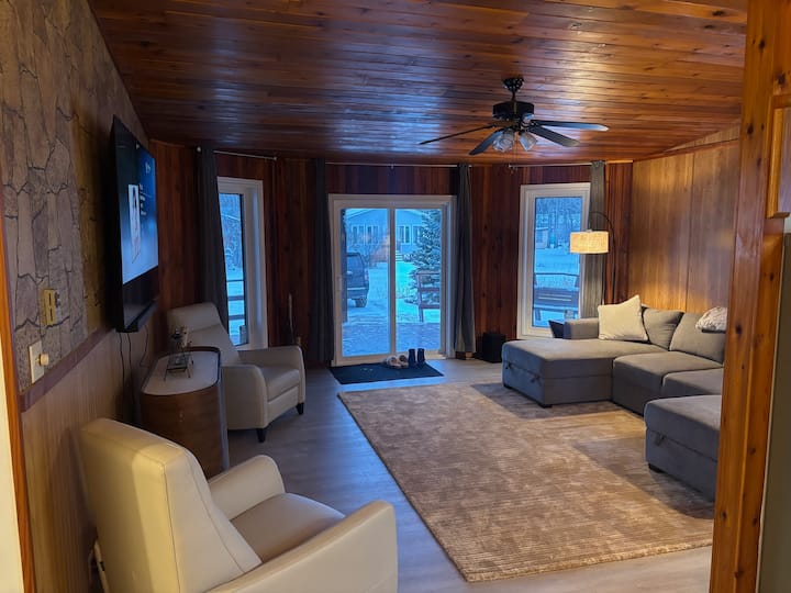Summer 2026 Bookings Now Open! 3 Bedroom Cabin - ギムリ