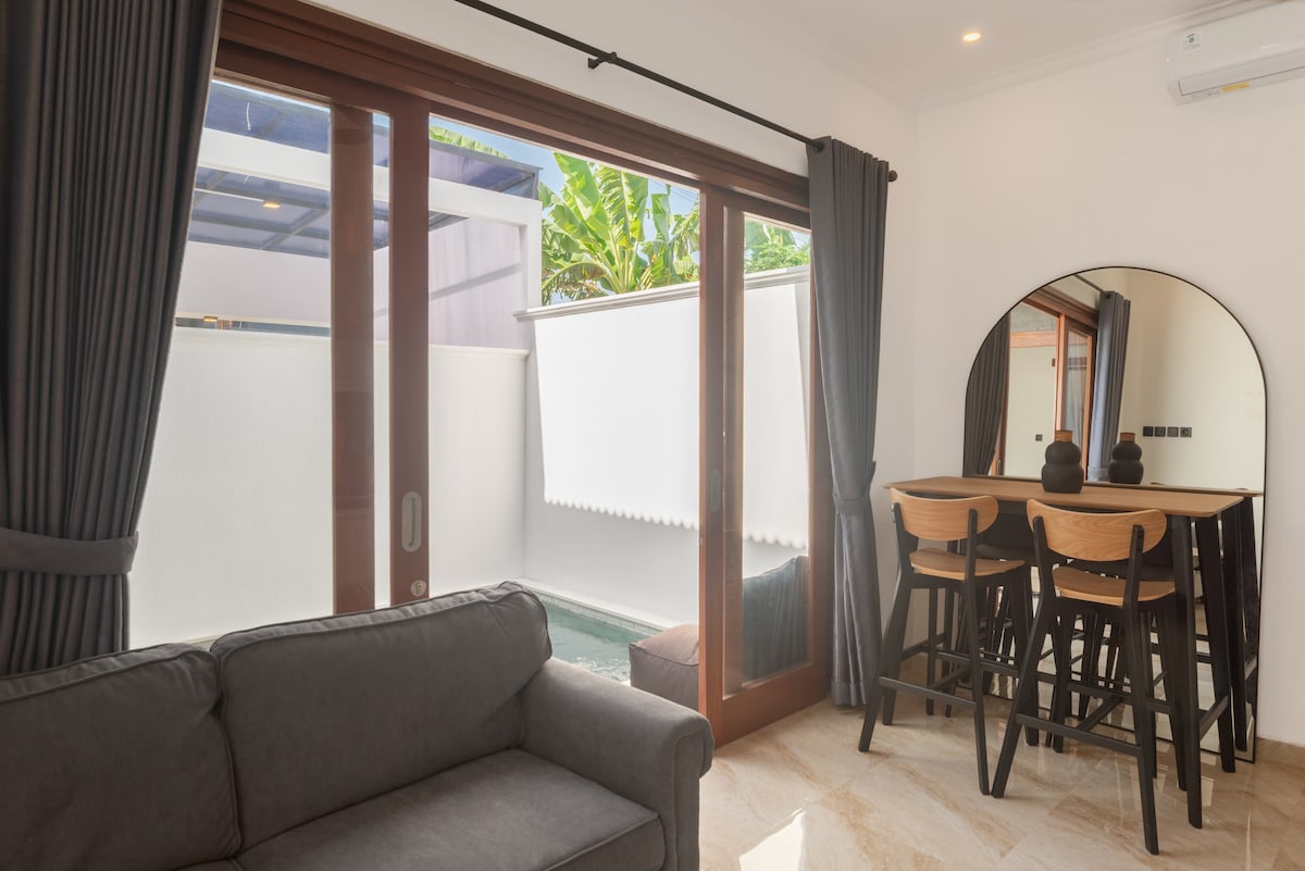 Home in Kuta Utara · 2 bedrooms · 2 private baths, Airbnb comparable