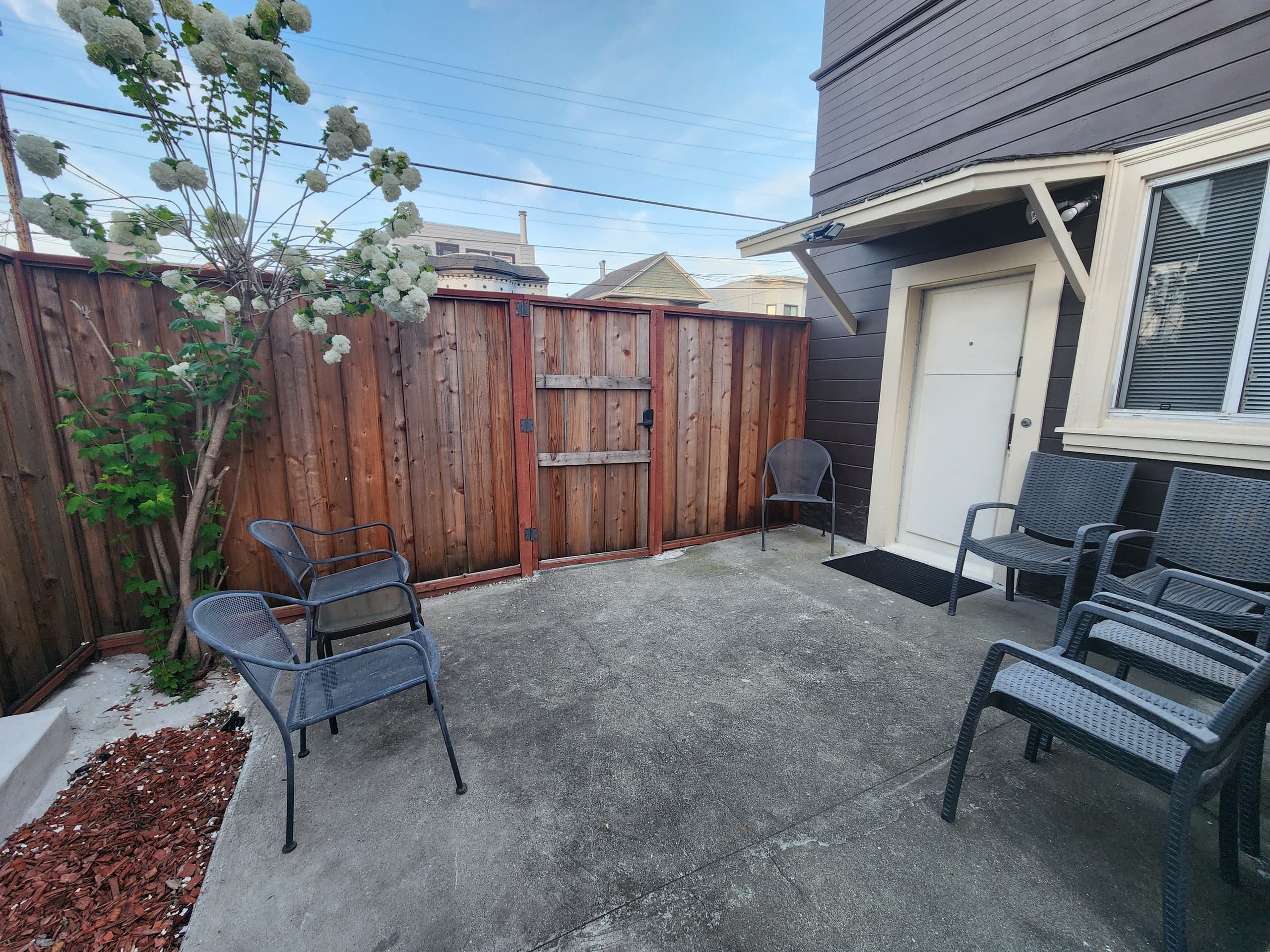 Home in San Francisco · ★5.0 · 2 bedrooms · 3 beds · 1 bath - Image 8