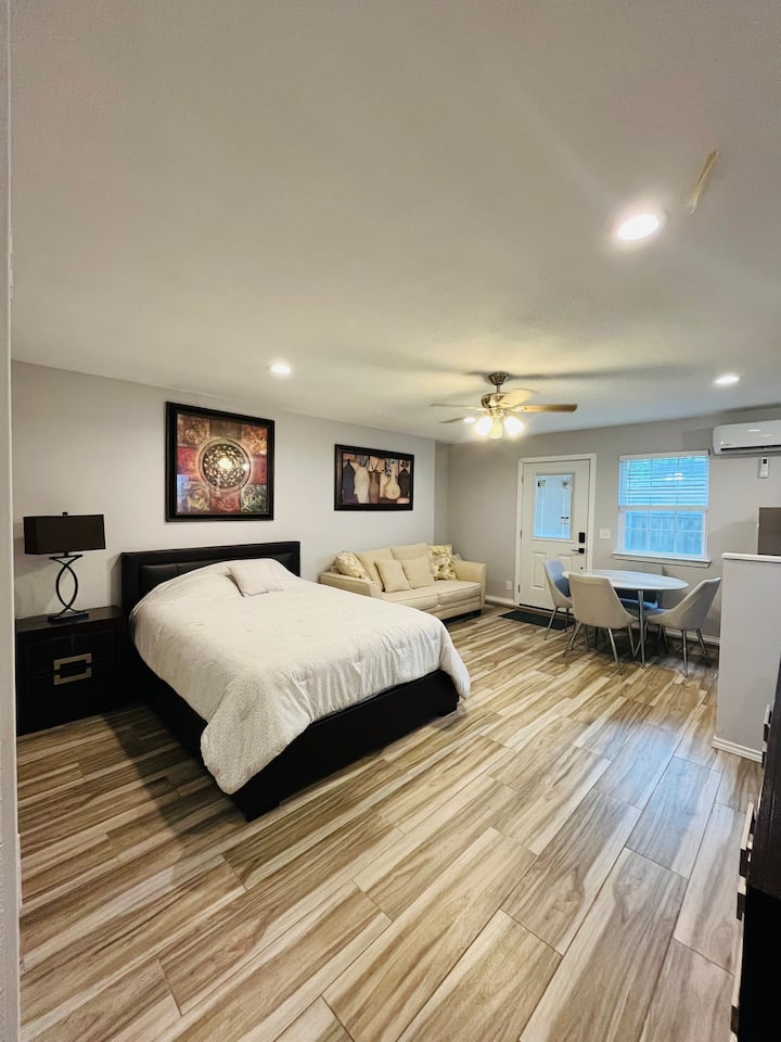 Garage Apartment In Nice Carrollton Neighborhood. - 卡羅爾頓