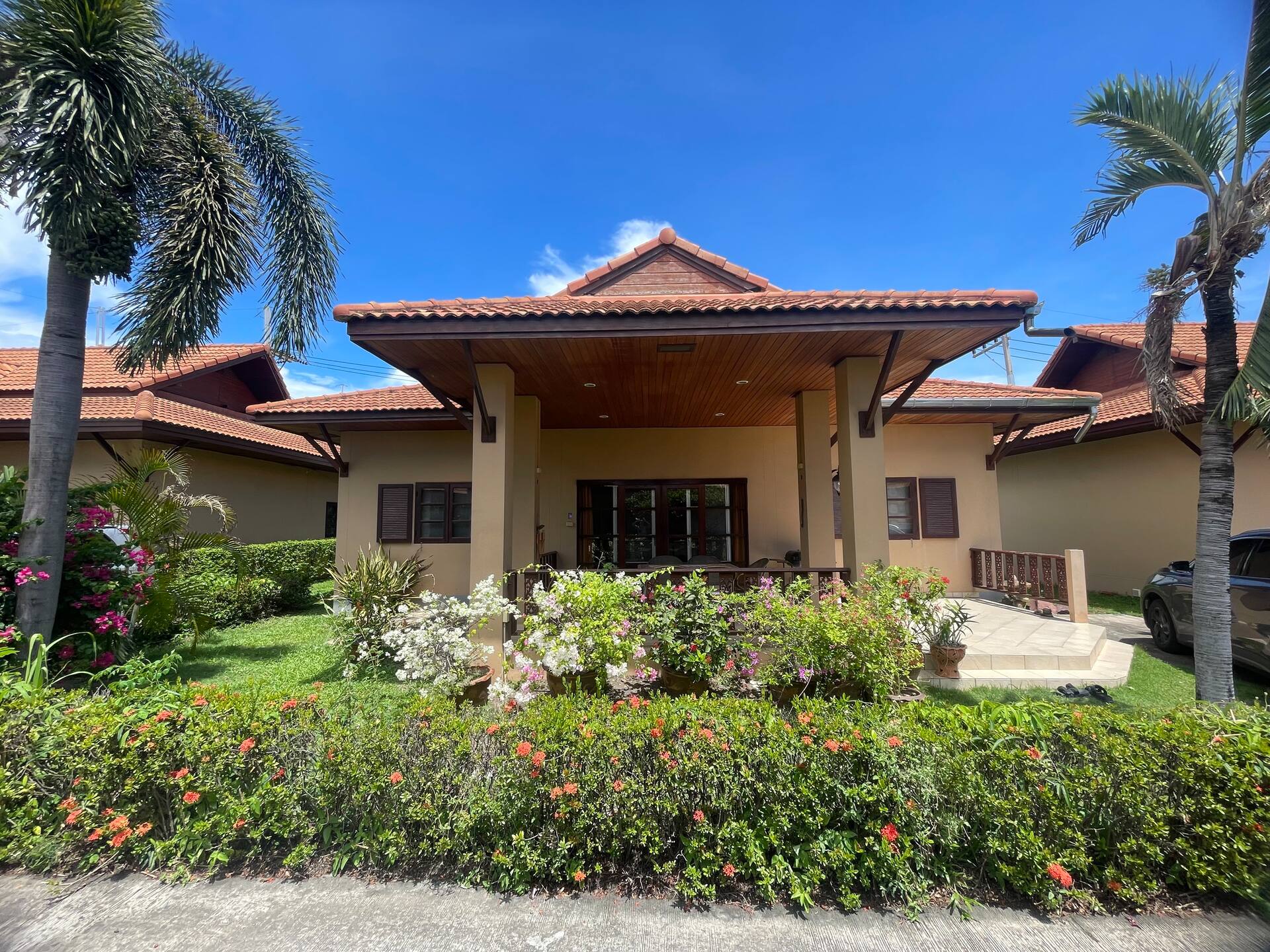 Bangsaen - Tropical Residence Rental