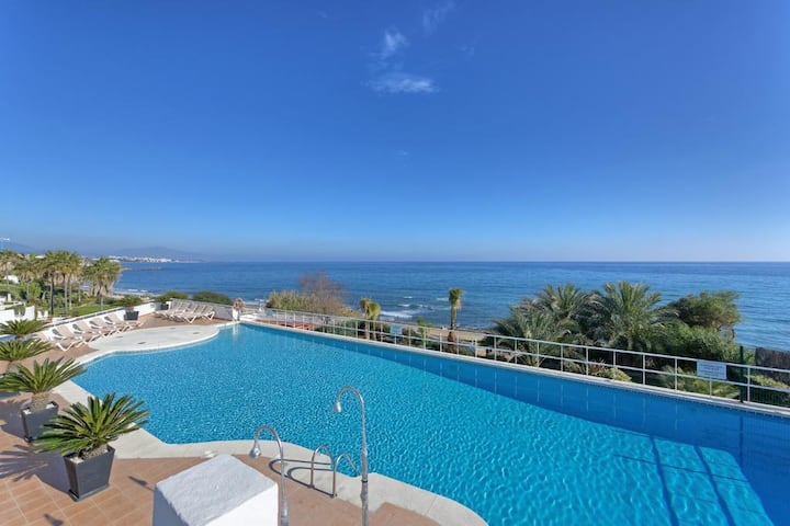 Luxurious Mediterranean Beach-side Apartment - Manilva