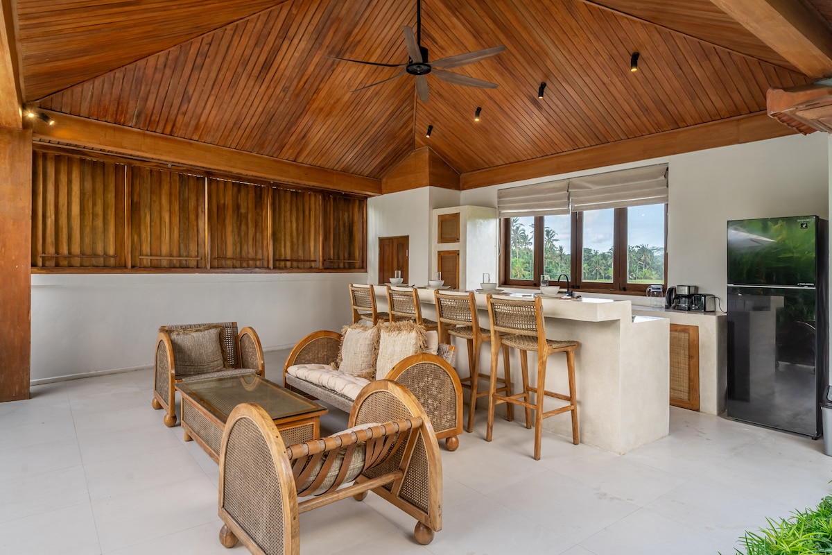 Villa in Ubud · ★4.78 · 2 bedrooms · 2 beds · 2 baths, συγκρίσιμο Airbnb