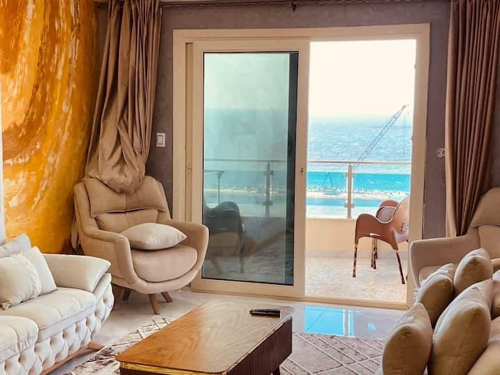 Luxury 3br Retreat Designer Interiors & Sea Views - Alexandria