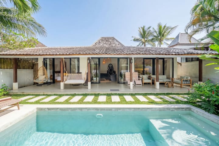 Stylish 4br Villa W Outdoor Bath & Pool In Ubud - Ubud