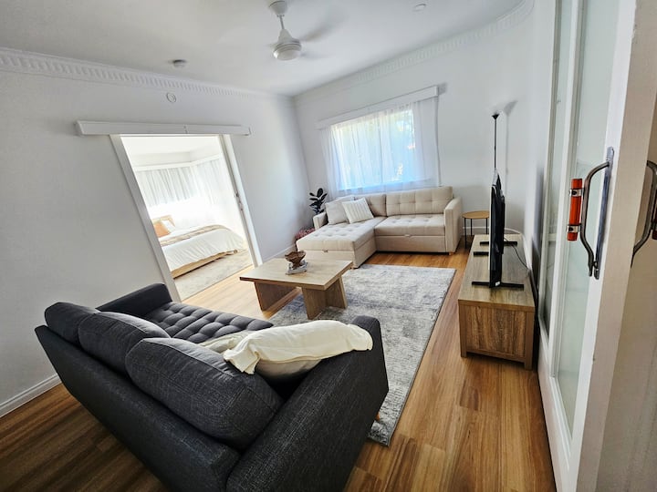 Newly Renovated Mountain Views Sleeps 8 In Gympie - The Palms