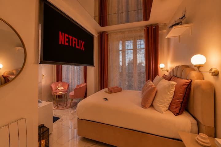 Suite Jacuzzi Et Cinéma - Marne-la-Vallée