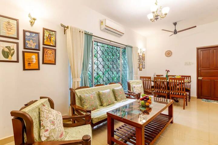 Living room image 4