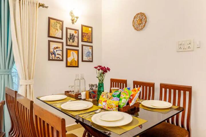 Dining area image 4