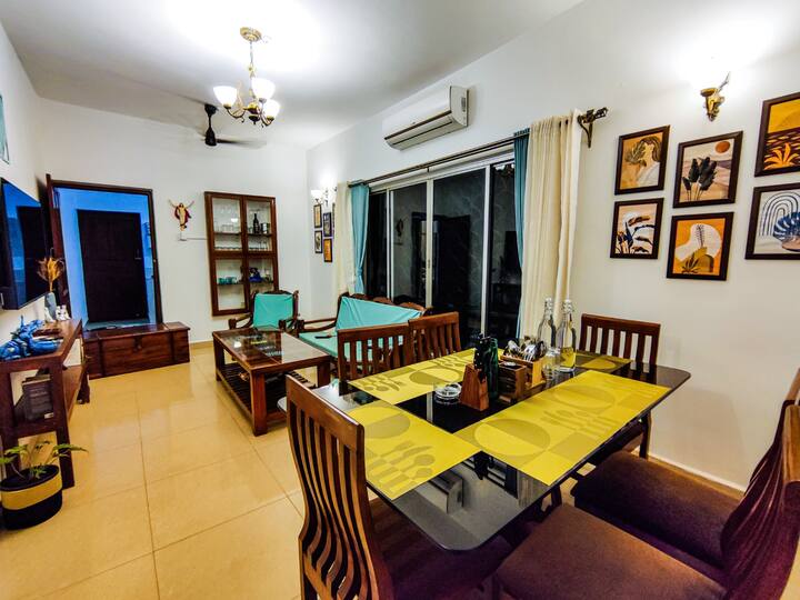 Dining area image 1