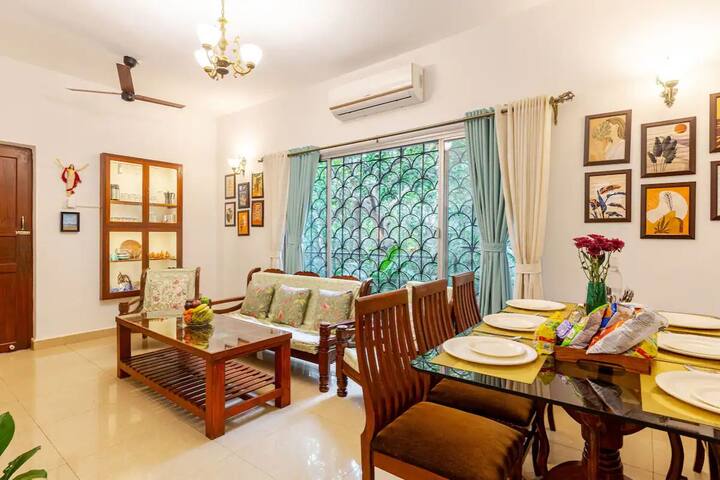 Dining area image 3