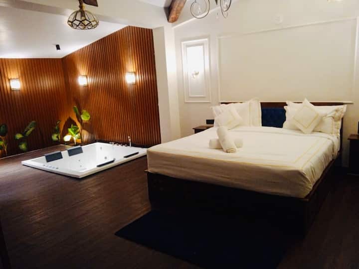 The S- Luxurious Stays Bromelia - Mahabaleshwar